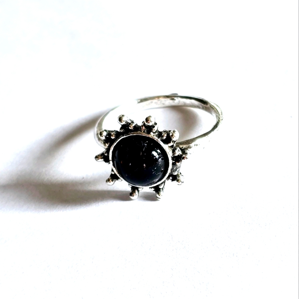 UNIQUE SUNBURST BLACK ONYX NEW POLISHED CABECHON SIZE 6 RING
